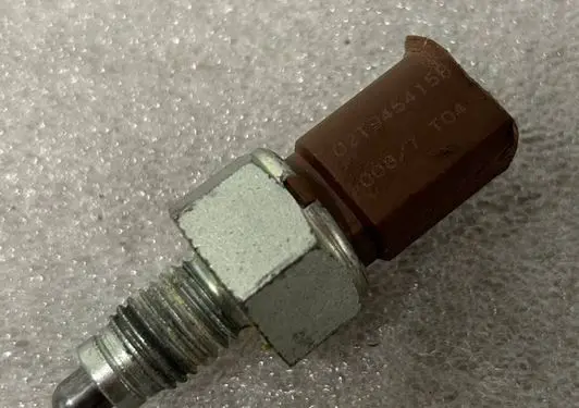 Volkswagen PASSAT B8 Reversing light switch sensor 02T945415P