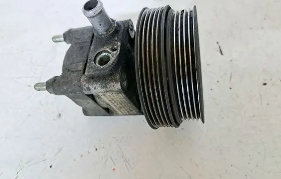Volvo V70 Power steering pump 