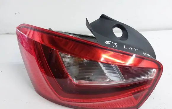 Rear/tail lights
