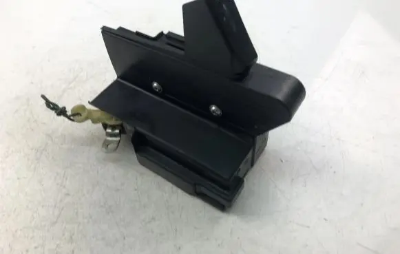 Dacia Logan I Coupe door lock (next to the handle) 805039362RE