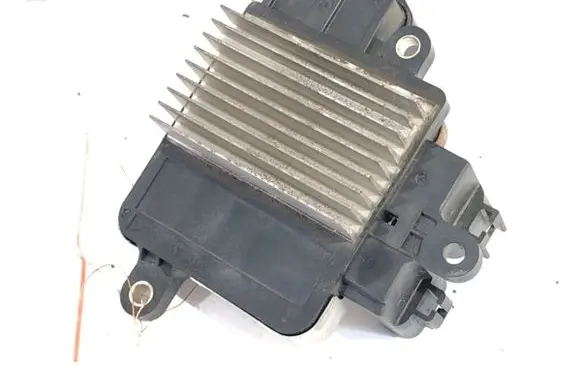 Lexus GS 300 350 430 450H Fan control module 89257-30070