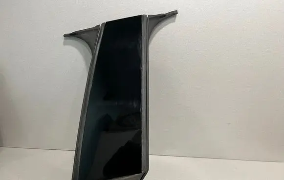 BMW 4 F36 Gran coupe Front door glass trim molding 7310181