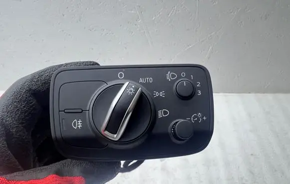 Audi Q2 - Light switch 8V0941531BE