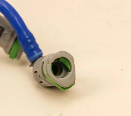 BMW 2 F22 F23 Fuel line pipe 7483181