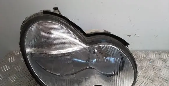 Mercedes-Benz C W203 Headlight/headlamp A2038200261 0301166202
