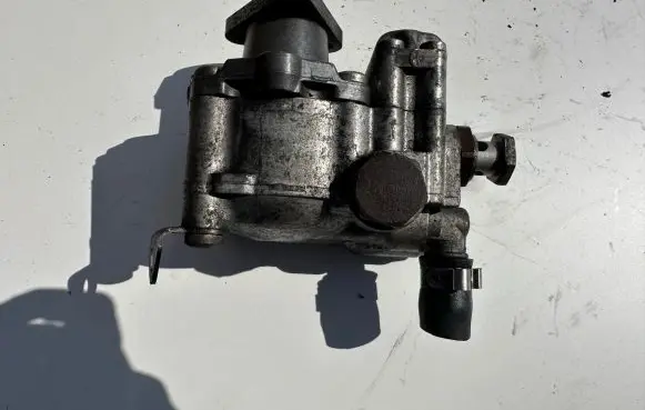 BMW 5 E60 E61 Power steering pump 678084804 7652974199NF