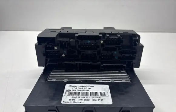 Mercedes-Benz C W203 Fuse box set 2035451601
