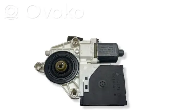 Volkswagen Golf Plus Front door window regulator motor 0130822229