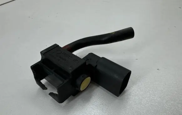 Audi A5 Turbo solenoid valve 037906283