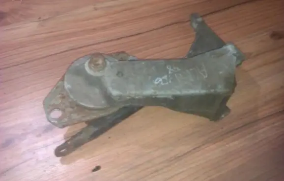 Alfa Romeo 156 Engine mount bracket