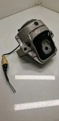 Porsche Macan (95B) Engine mount bracket 8R0199381