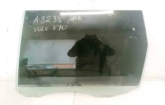 Volvo V70 Rear door window glass