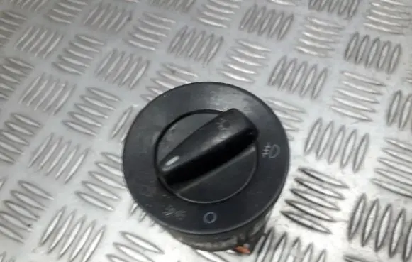 Volkswagen Golf IV Light switch 1c0941531