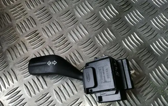Ford Focus Indicator stalk 17D940C