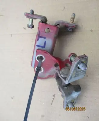 Mitsubishi Outlander Front door hinge set YQY52