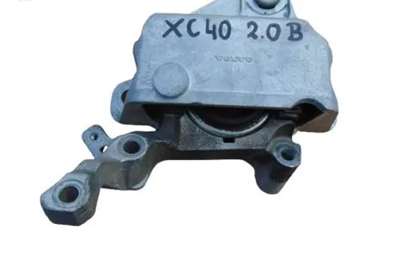 Volvo XC40 Engine mount bracket 32139919