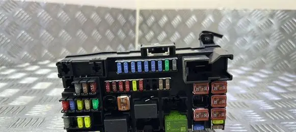 Opel Mokka Fuse box set 621092612