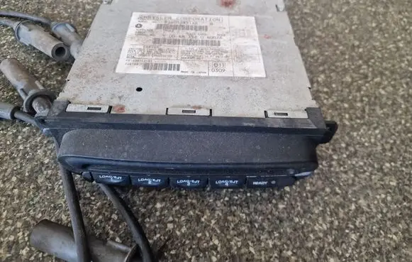 Chrysler Voyager CD/DVD changer P56038531AD