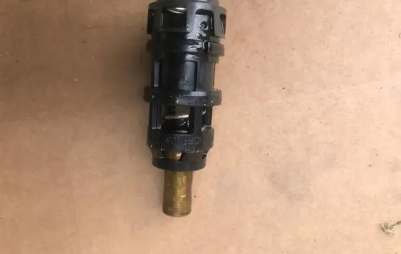Audi Q8 Thermostat/thermostat housing 06M115201F