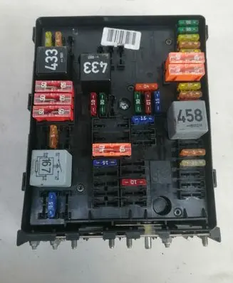 Audi A3 S3 8P Fuse module 1K0937124K
