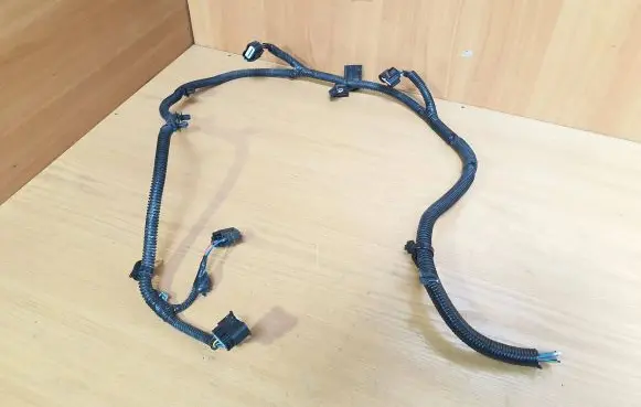 Engine installation wiring loom