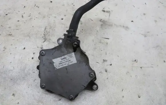 Honda CR-V Vacuum pump 36300-RL0-G011-M2