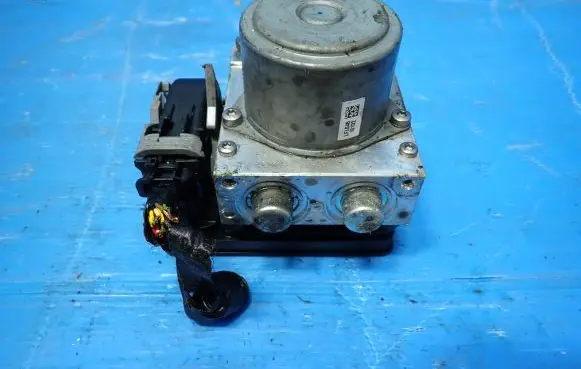 Fiat 500L ABS Pump 52003820