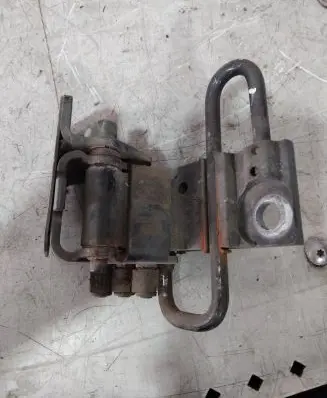 Audi A6 S6 C6 4F Front door lower hinge 