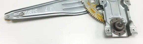 Toyota Yaris Rear window lifting mechanism without motor