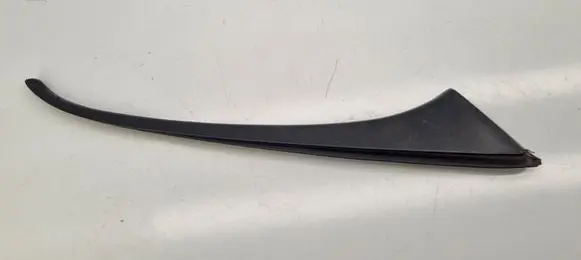 Mercedes-Benz S W126 Rear door glass trim molding