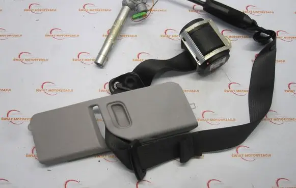 Opel Corsa D Front seatbelt 13290250