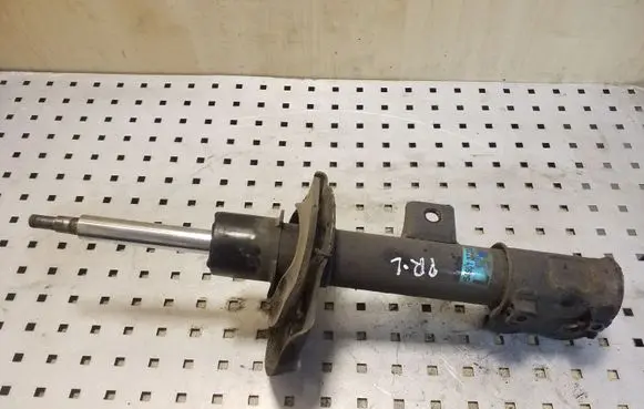 Hyundai i40 Front shock absorber/damper 546513Z230