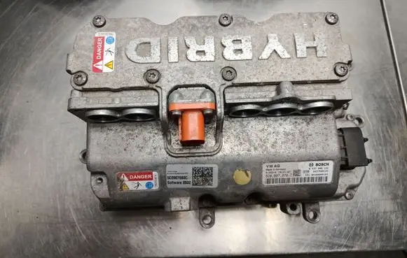 Volkswagen Jetta VI Voltage converter inverter 5C0907080C