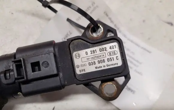 Audi A6 S6 C6 4F Air pressure sensor 0281002401 038906051C