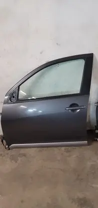 Mitsubishi Outlander Front door