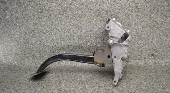 BMW 5 E39 Pedal assembly 35112229128