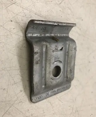 Battery bracket