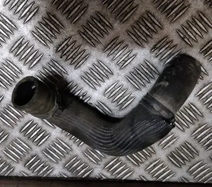 Land Rover Evoque I Engine coolant pipe/hose