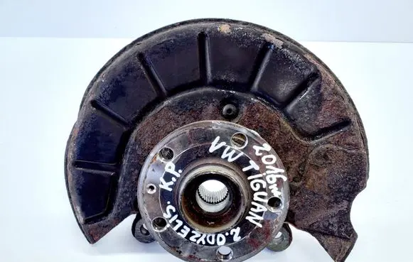 Volkswagen Tiguan Front wheel hub