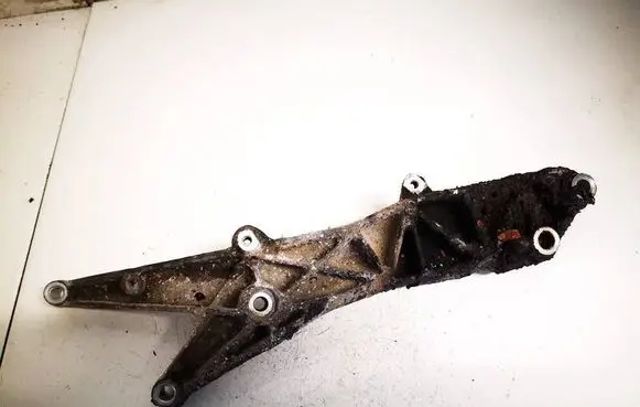 Volvo XC70 Engine mounting bracket 6g9n6028ab