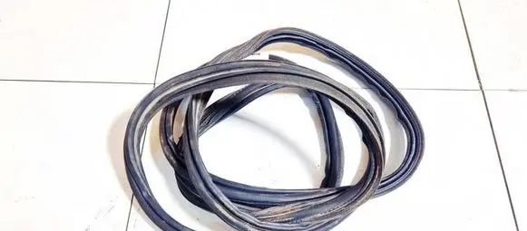 Opel Zafira B Trunk rubber seal (body) 