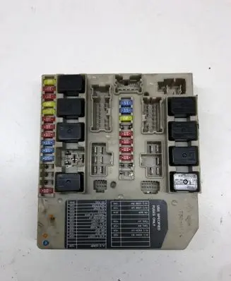 Nissan Note (E11) Fuse module