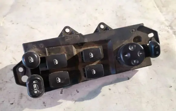 Chrysler Pacifica Electric window control switch 04685980ah 774-80190