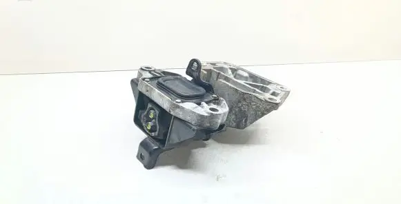 KIA Sportage Engine mount bracket