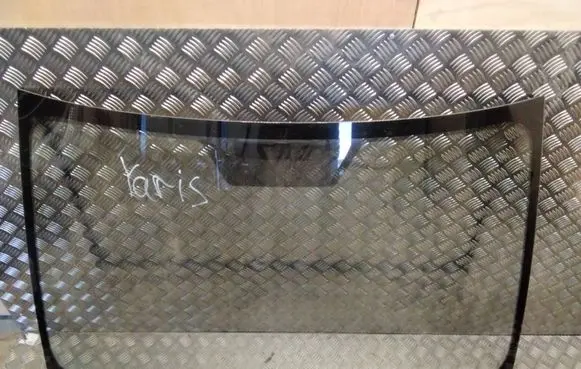 Toyota Yaris Front windscreen/windshield window 