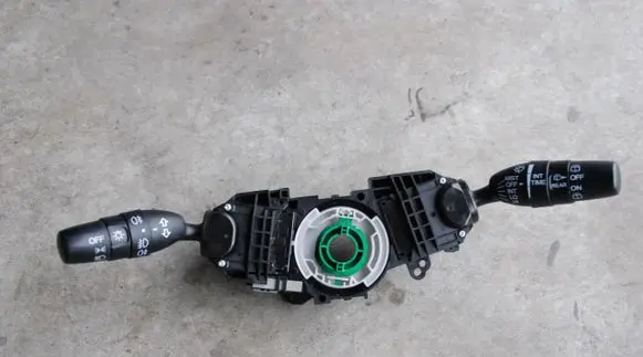 Honda CR-V Gear shift switch/knob 140KM 35250SWAE510M1 35250