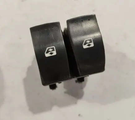 Renault Espace - Grand espace IV Electric window control switch 015088B