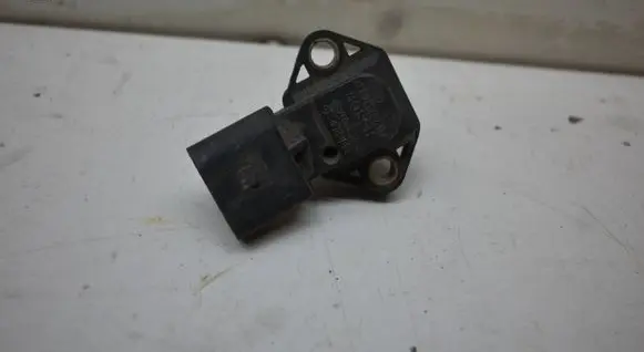 Volkswagen PASSAT B5 Air pressure sensor 038906051 0281002177