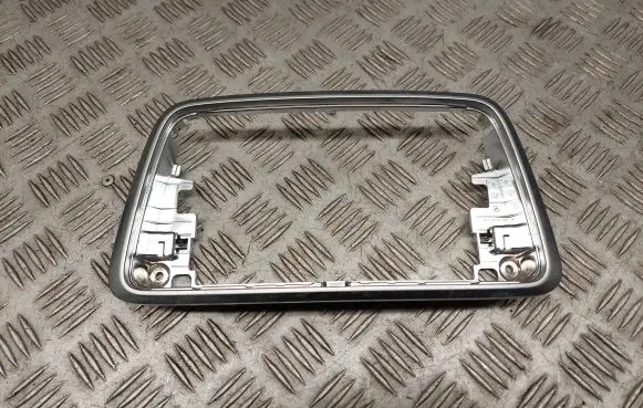 Mercedes-Benz GLA W156 X156 Radio/GPS head unit trim A1766890018