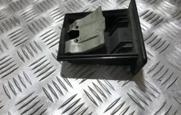 Nissan Pulsar Car ashtray 50y00lg07